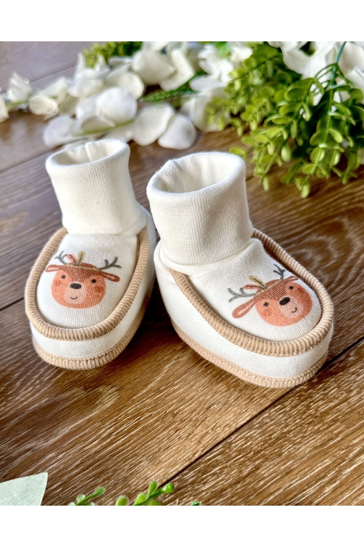 Renkli Puset Yeni Doğan Bebek Patik Geyik fotoğrafı 2 (önizleme)