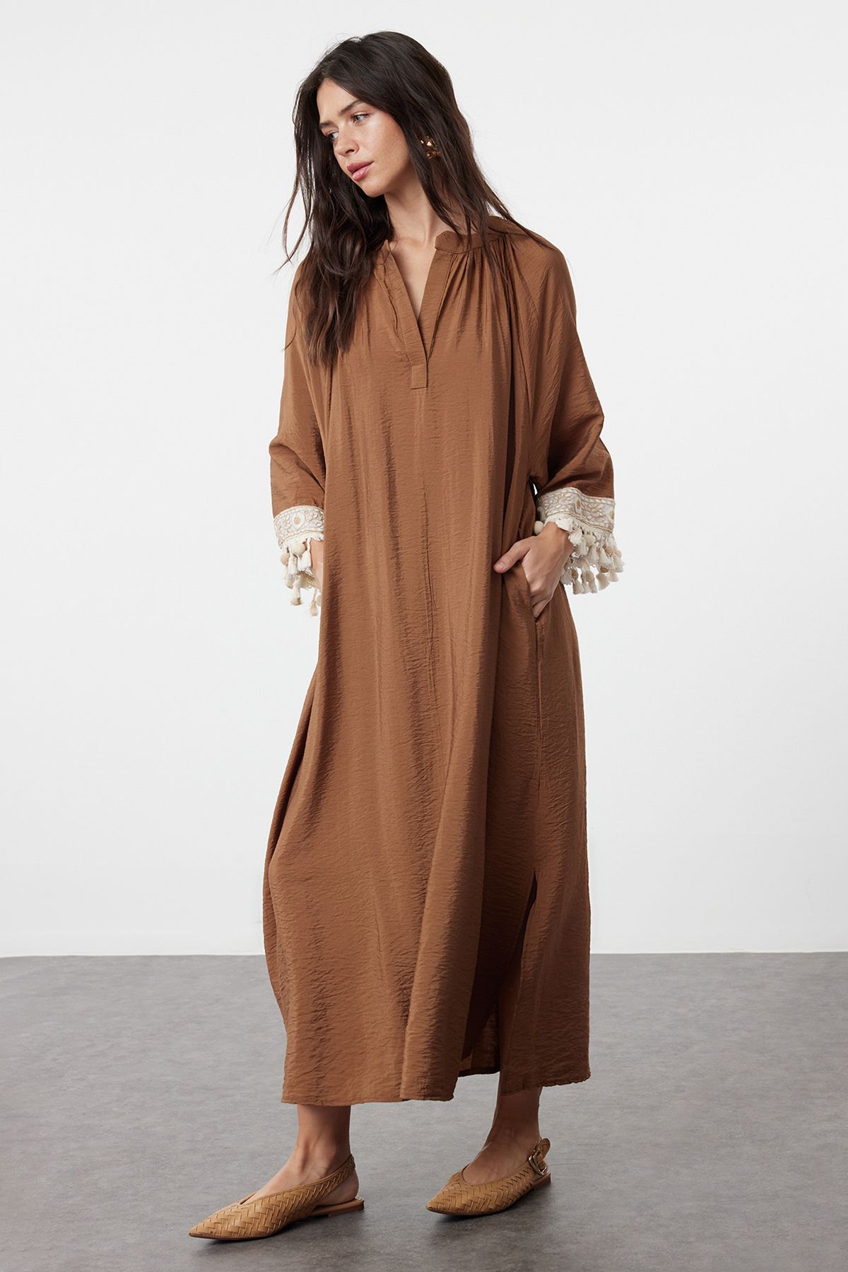 Trendyol Modest-Capac țesut cu detalii accesorii maro și ferace și caftan și Jalabiya TCTSS24KK00008 3