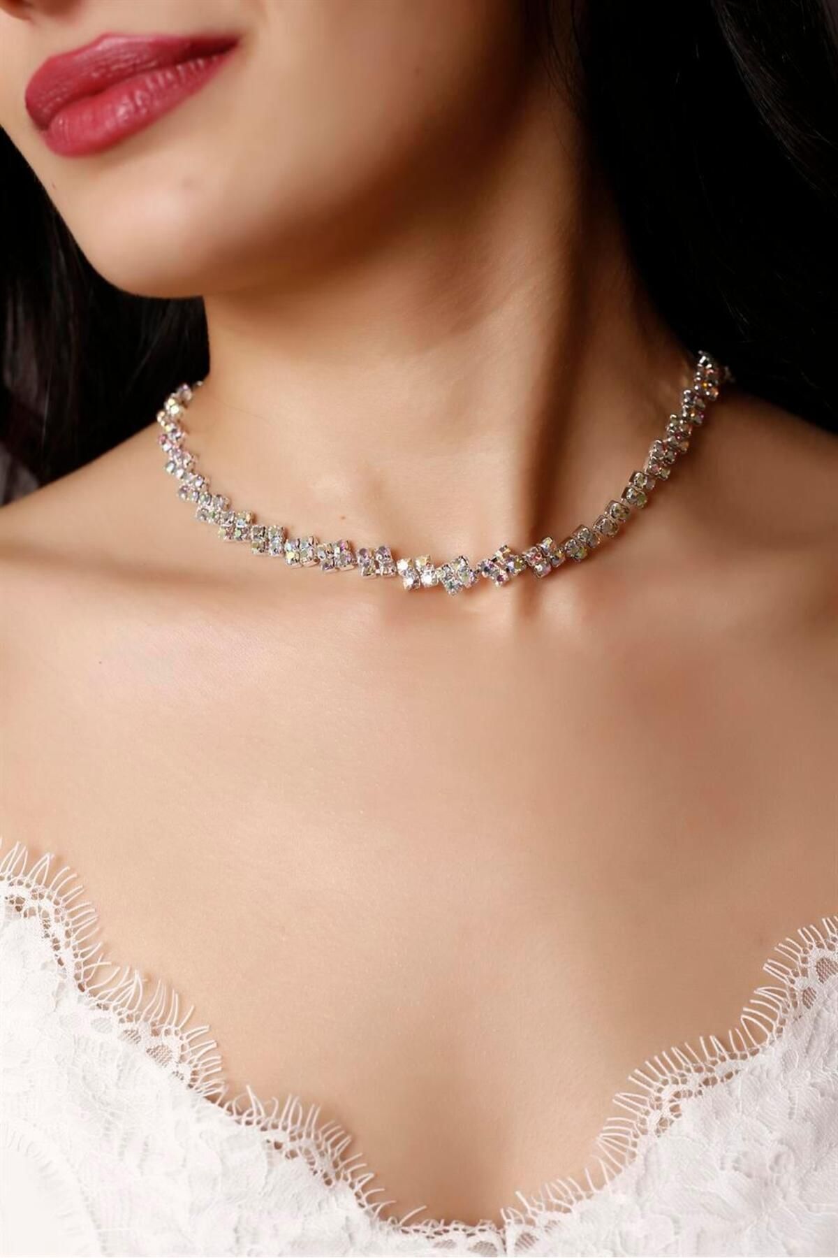 Stylish Janjan Color Diamond Patterned Zircon Gemstone Choker Necklace Diamond Silver Plated Waterway Evening Dress