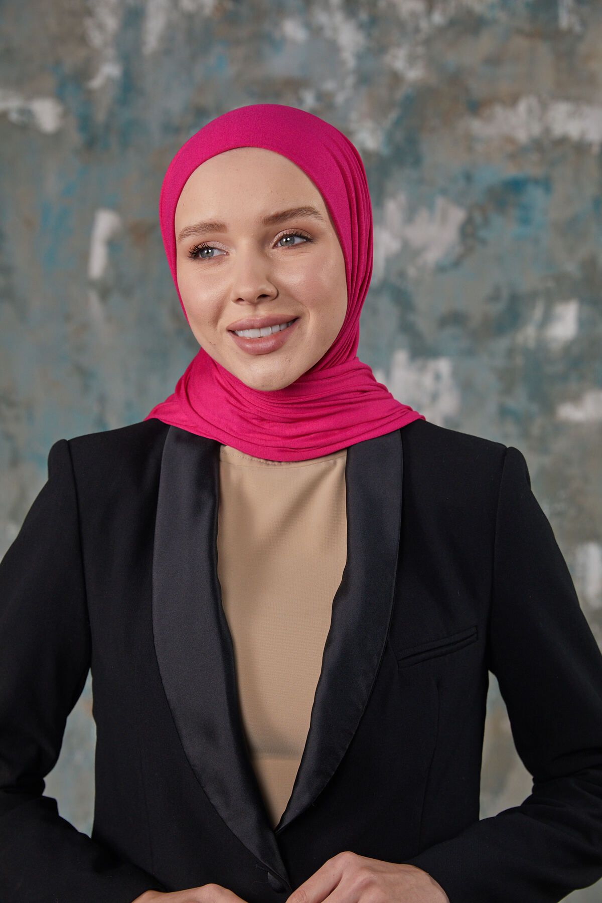 Differenza-Neon Fuchsia Combed Shawl 4