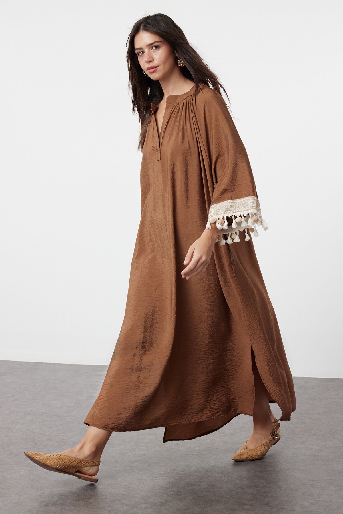 Trendyol Modest-Capac țesut cu detalii accesorii maro și ferace și caftan și Jalabiya TCTSS24KK00008 2