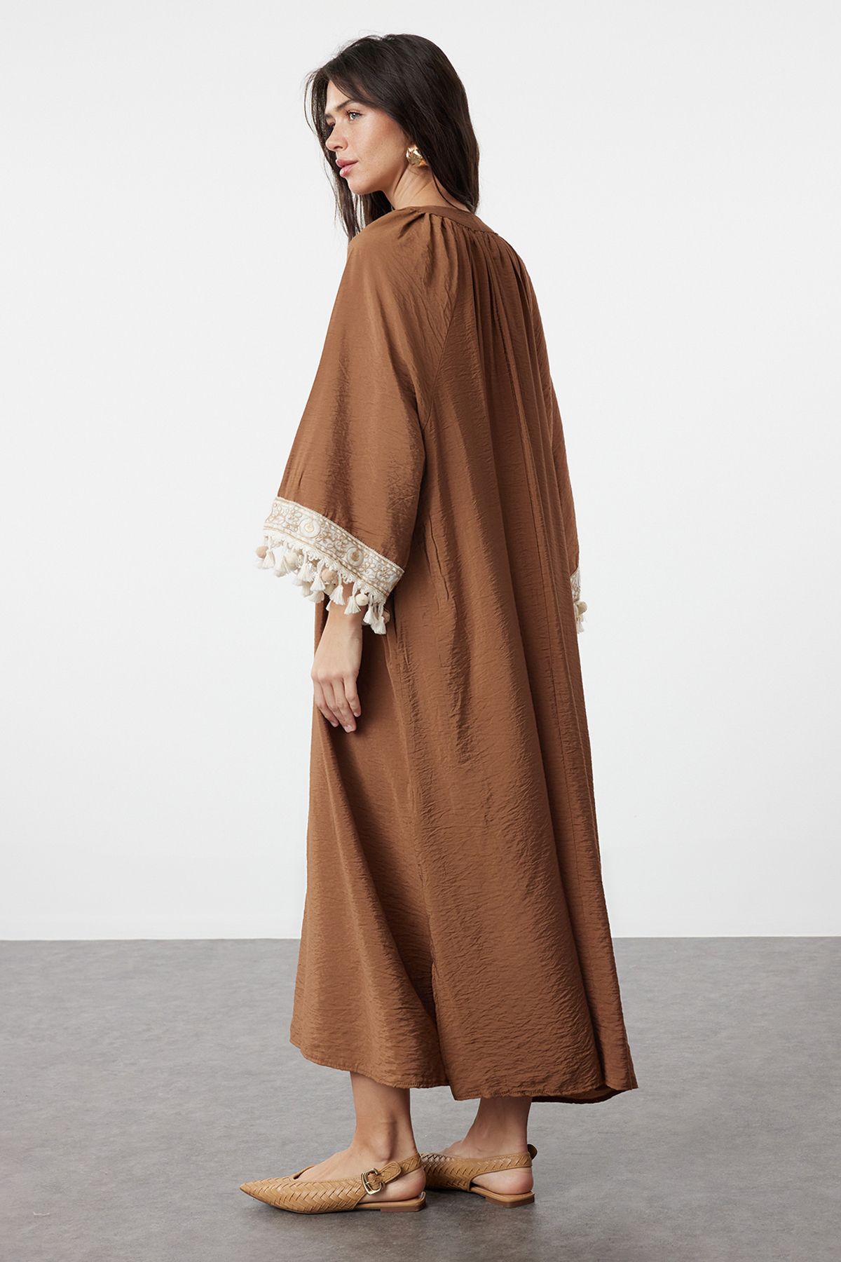 Trendyol Modest-Capac țesut cu detalii accesorii maro și ferace și caftan și Jalabiya TCTSS24KK00008 6