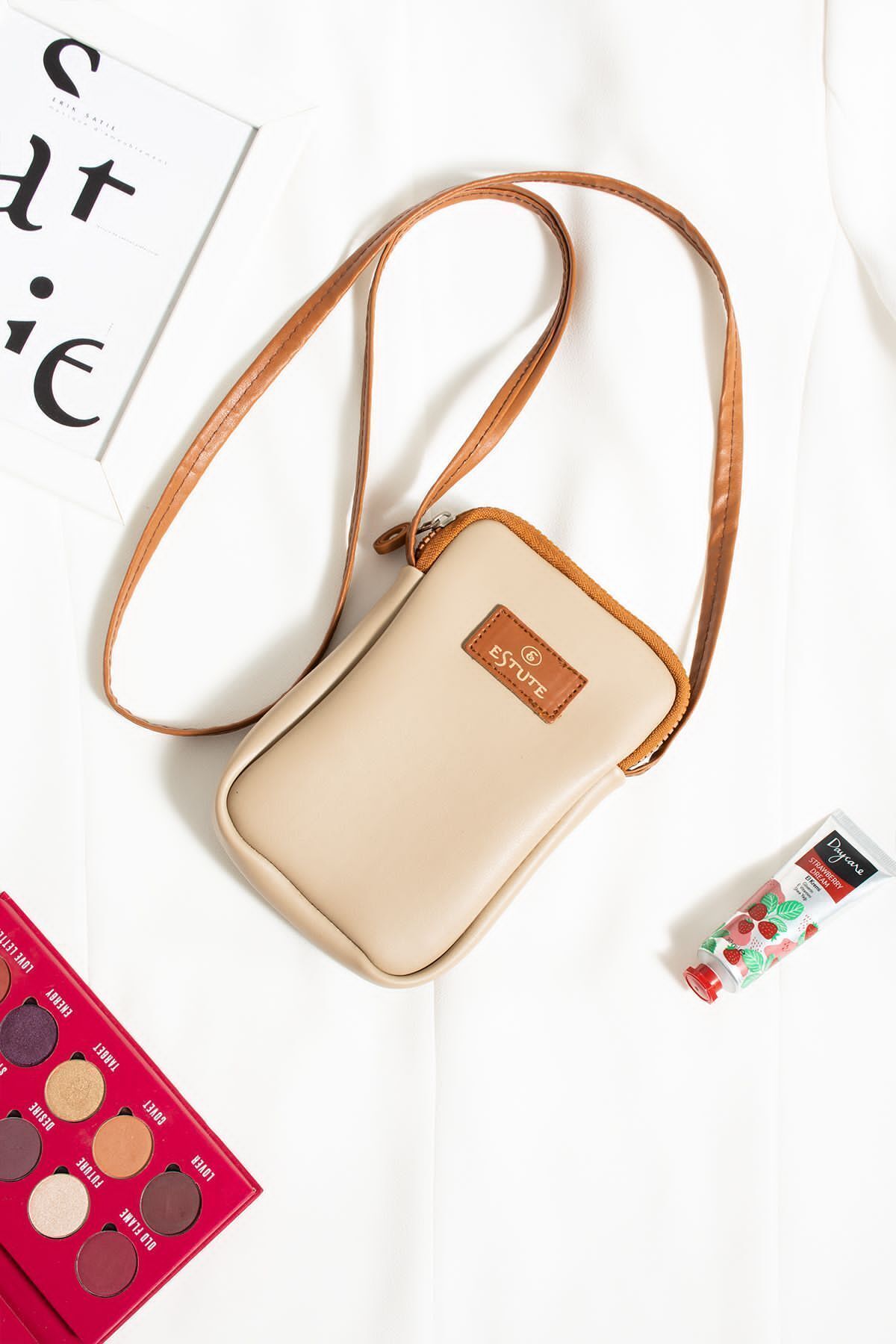https://cdn.dsmcdn.com/ty1346/product/media/images/prod/QC/20240602/12/9aae6c12-5e0d-3ccc-ab00-0d3084704e42/1_org_zoom.jpg