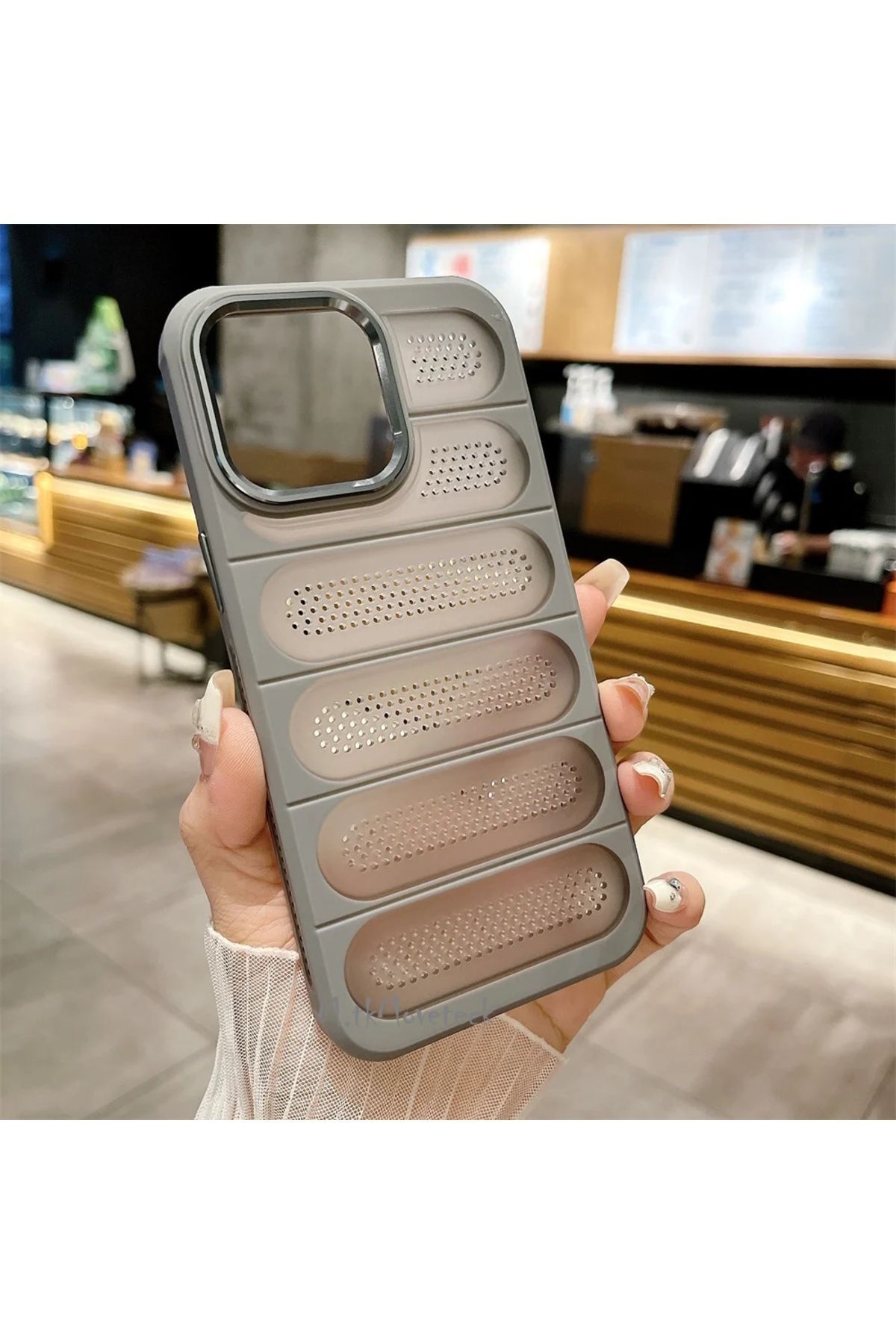 m tk moveteck İphone 15 Pro Max Kılıf Arkası Dalgalı Kabartmalı Şeffaf