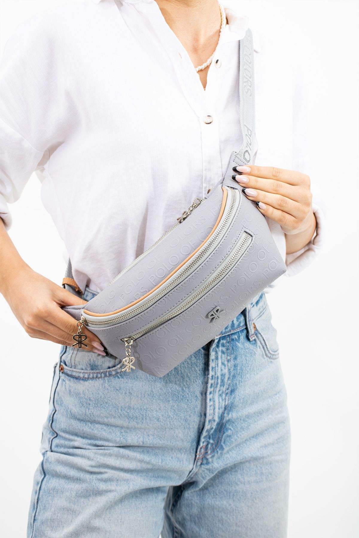 Polo Of Colors Gray 4 Eyes Women's Sports Bag with Gold Accessory