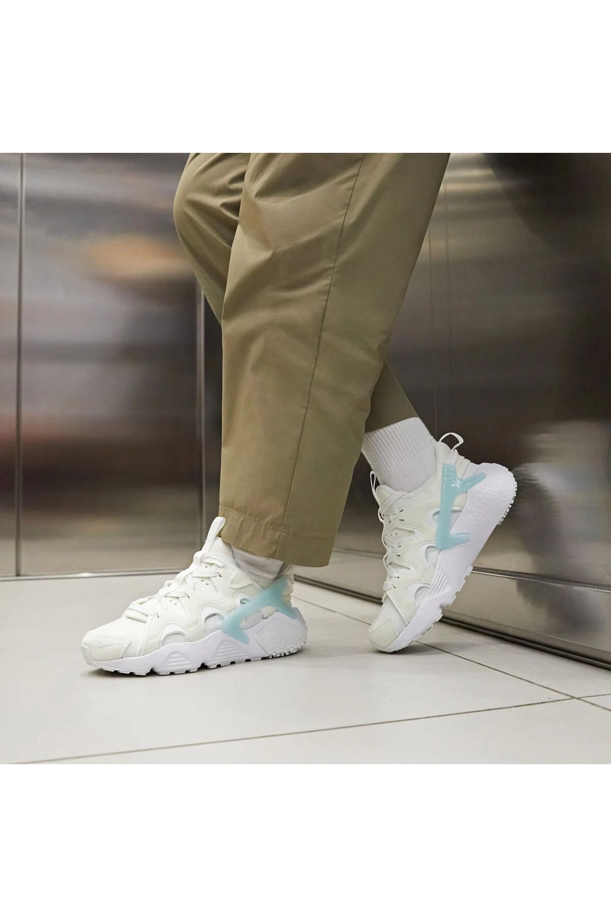 کفش های فضای باز سفید زنانه ورزشی Air Huaran Craft Nike