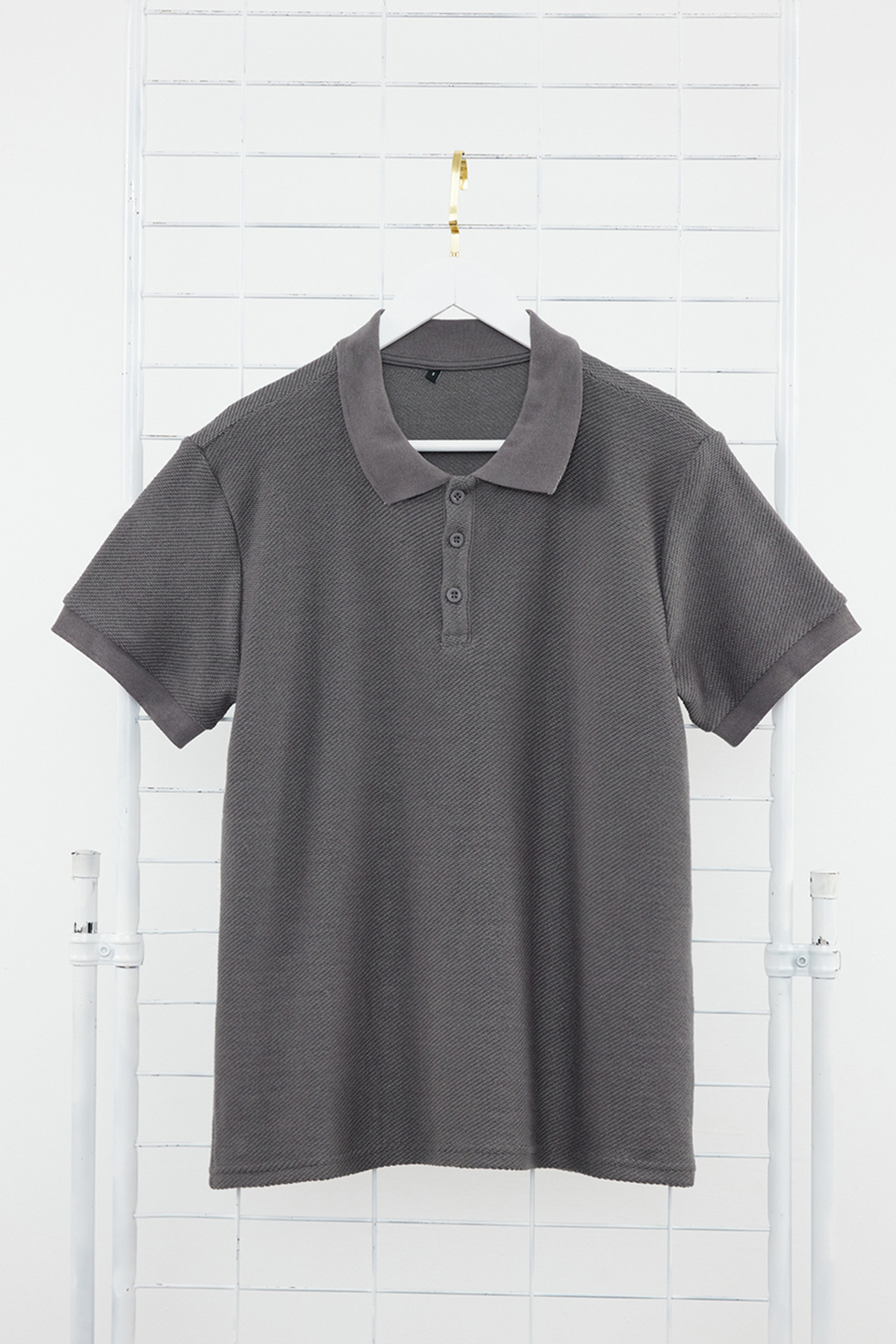 Trendyolmilla Man Füme Regular/Normal Kesim Kısa Kol Dokulu Düğmeli Polo Yaka T-shirt TMNSS23PO00018