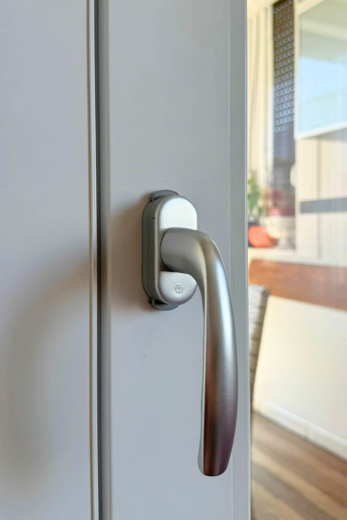 Hoppe Çocuk Emniyet Kilitli Pimapen Pencere Kolu Kisi2 Silver