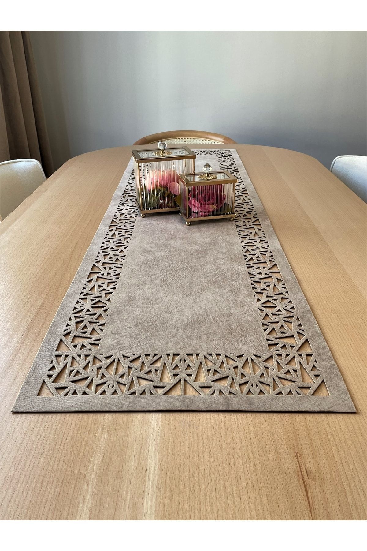 Ergüven Home 40x140 Cm Triunghi Geometric Cu Motiv Bej Inchis Din Piele Intoarsa - Dimensiune Masa - One Size