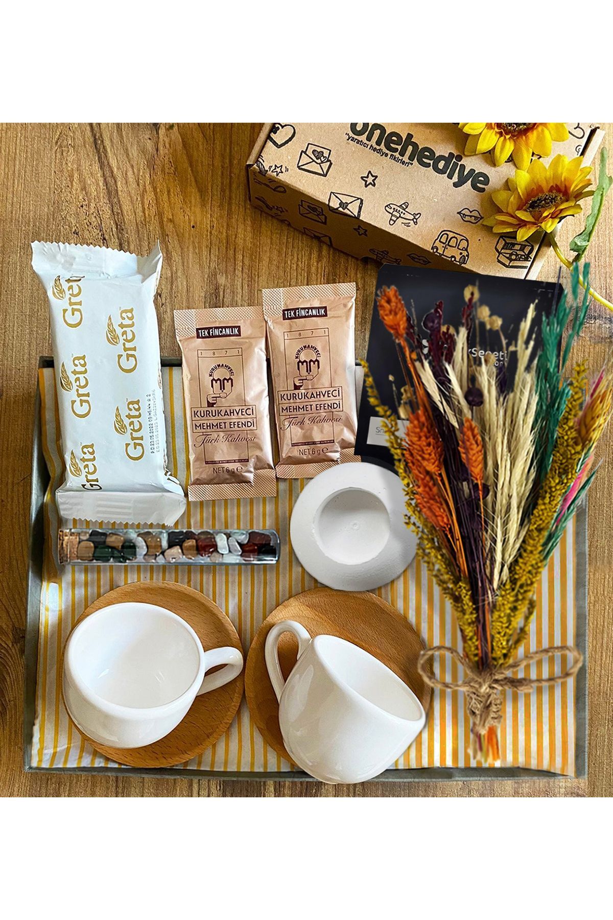 onehediye Kuru Çiçek Buketli 2 li Porselen Fincan Çikolata Mumluk Kahve Hediye Kutusu