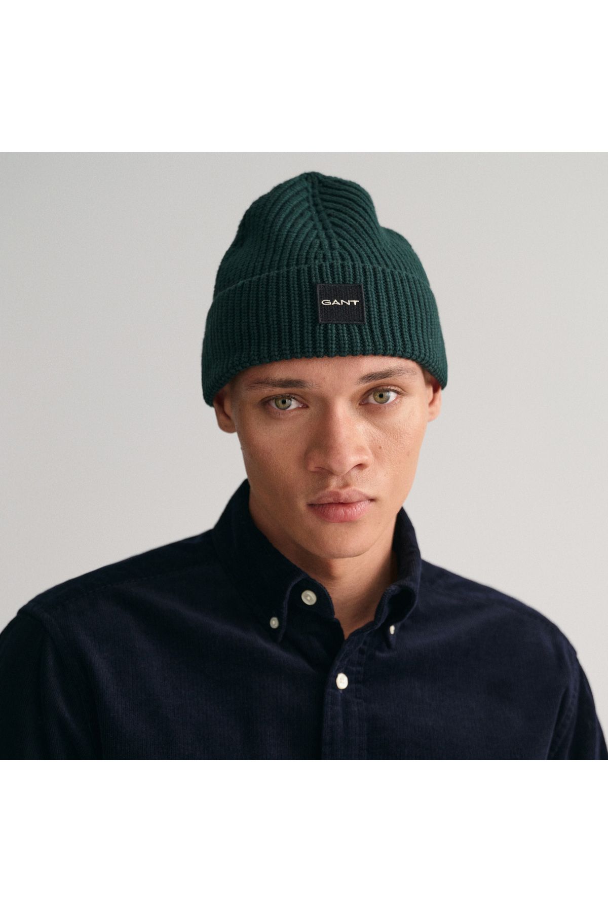 Зеленый берет унисекс Gant Regular Fit с логотипом 9910022