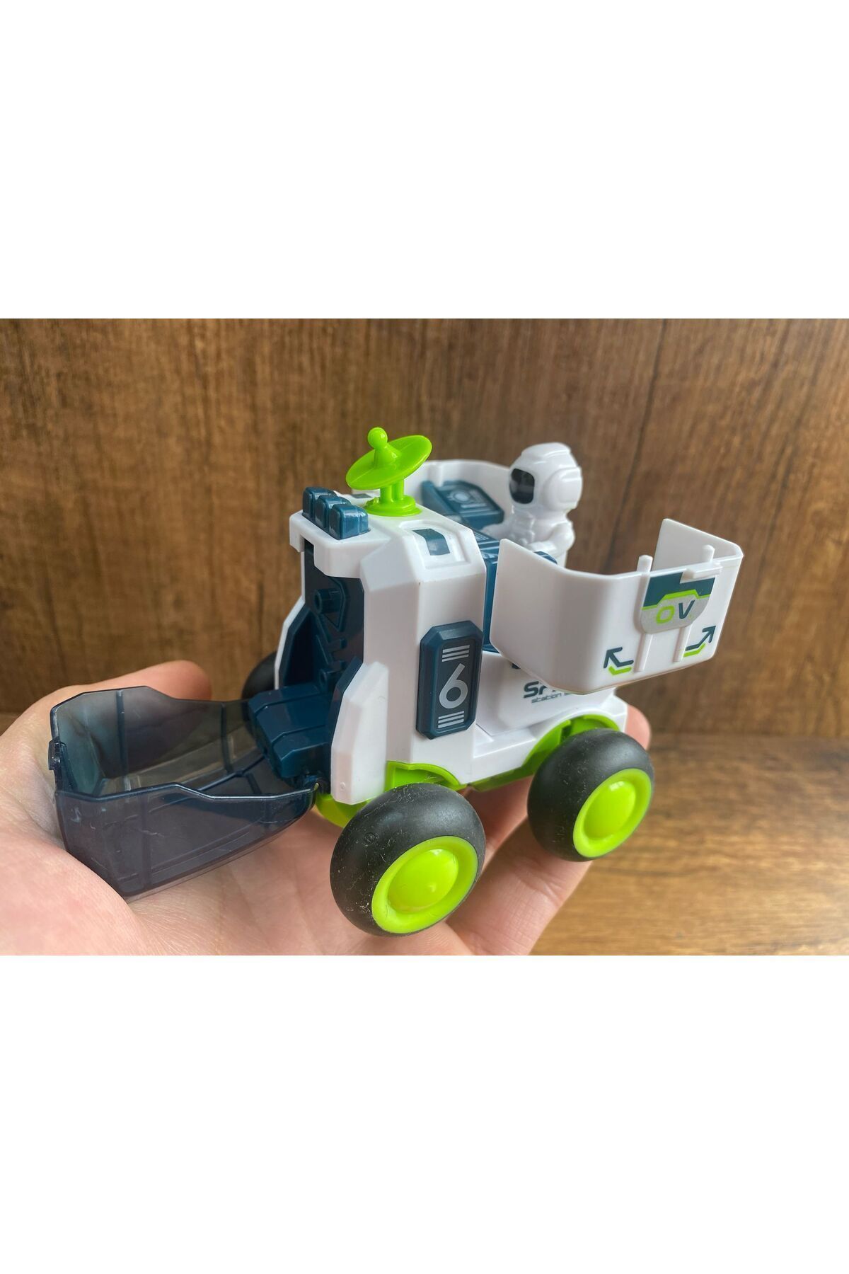 UZAY MEKİĞİ UZAY ARACI ASTRONOT KAPILARI AÇILIR OYUNCAK UZAY ARACI UYDU ARACI ASTRO VENTURE 4