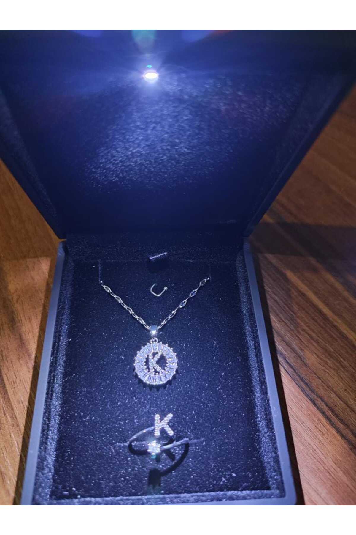 Işıklı Kutuda Harf Kolye Harf Yüzük K Harfi Kolye Set Kombin