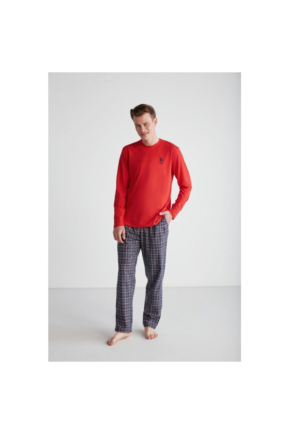 ست پیژامه قرمز مردانه پایه. پولو اسن. لباس خواب ساده یقه گرد U.S. Polo Assn.