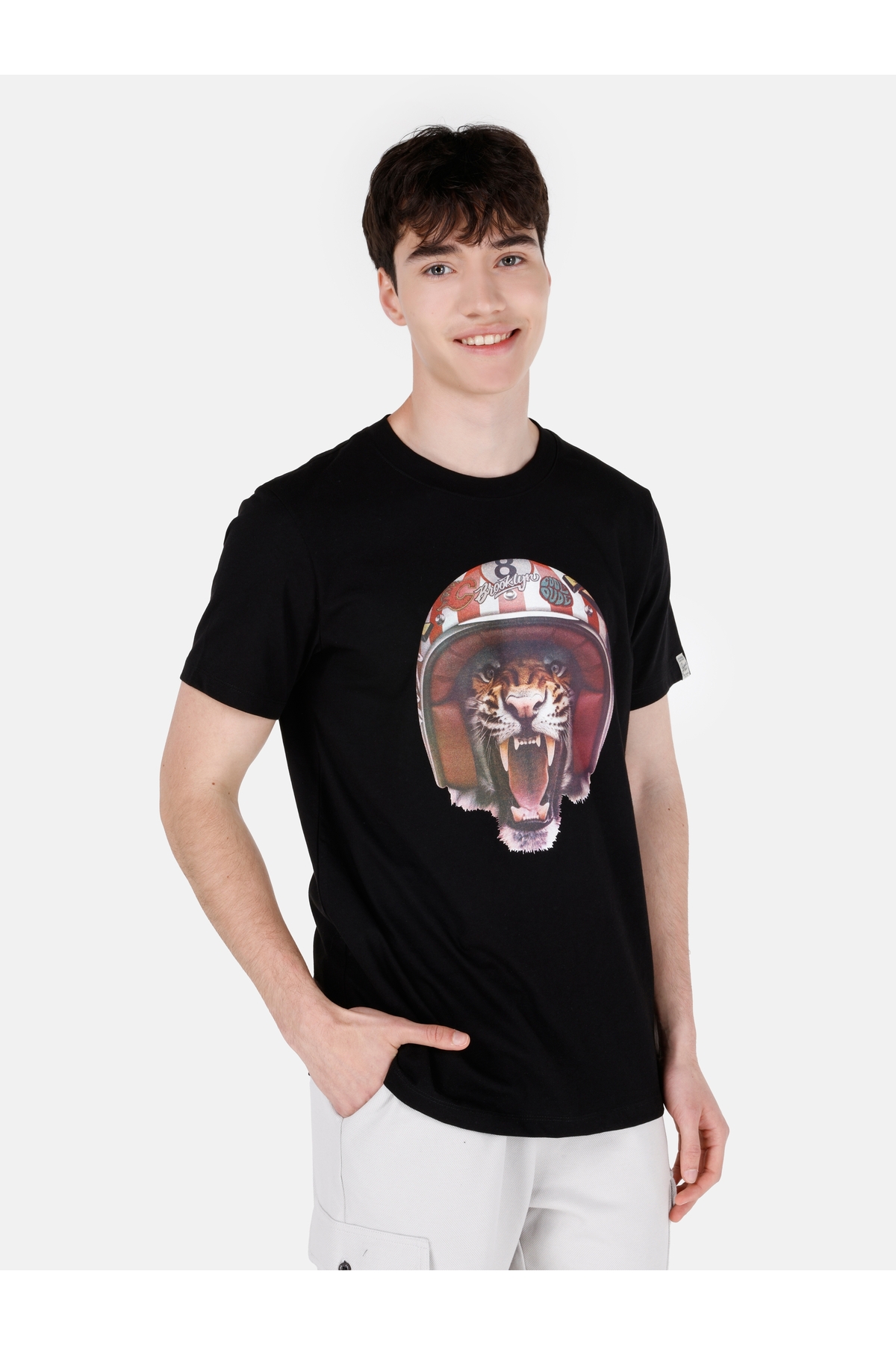 کالینز تی‌شرت آستین کوتاه مردانه طرح شیر معمولی یقه گرد مشکی