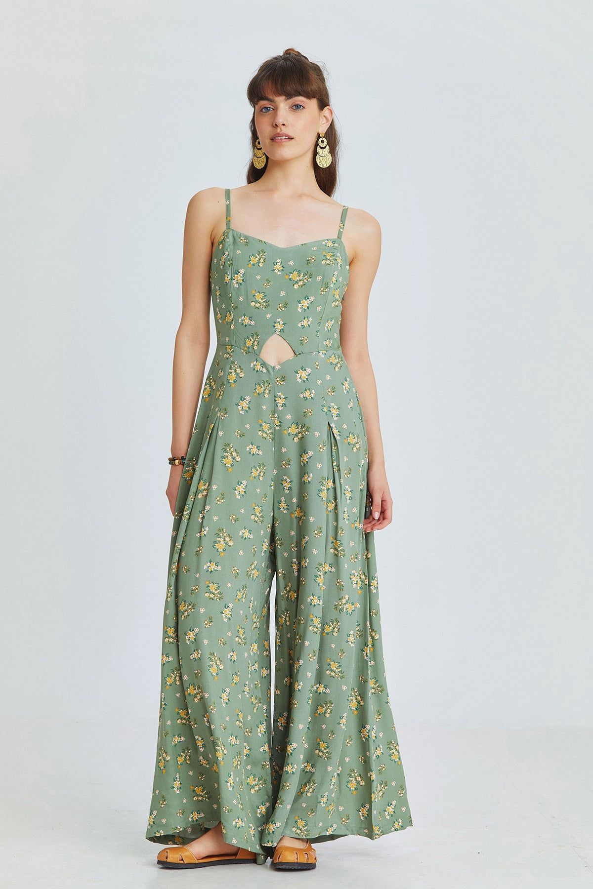 complete the look image