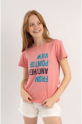 Yavruağzı Baskılı Sloganlı Kadın T-shirt ''from Another Point Of View'' VIEW1YA