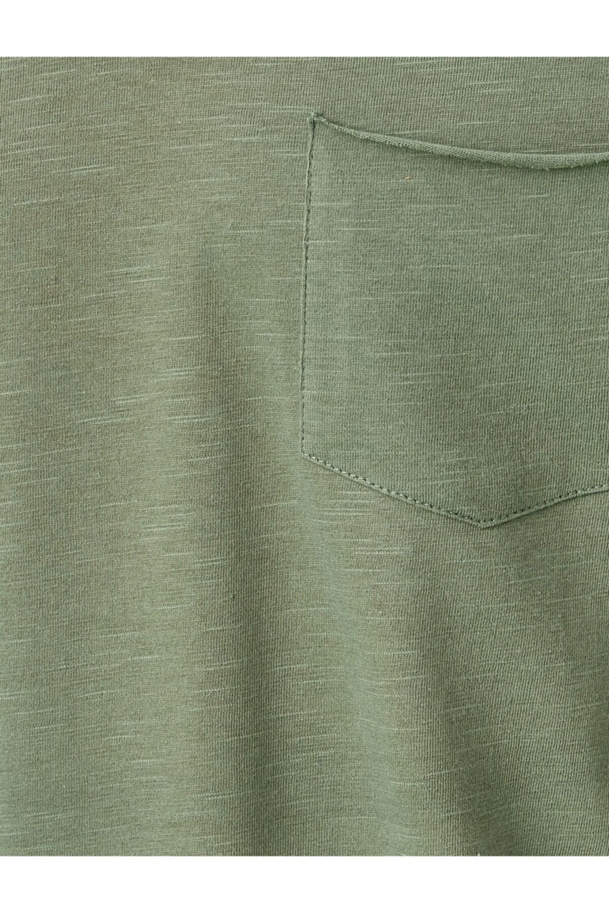 Koton T-Shirt Grün Regular Fit Fast ausverkauft