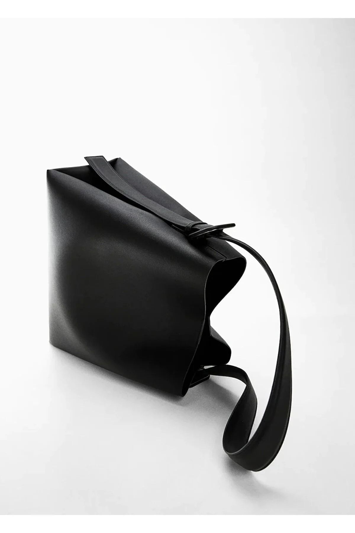 https://cdn.dsmcdn.com/ty1350/product/media/images/prod/QC/20240605/00/97d9bb23-88ce-3cb7-8a7e-0fb2331c6b5c/1_org_zoom.jpg