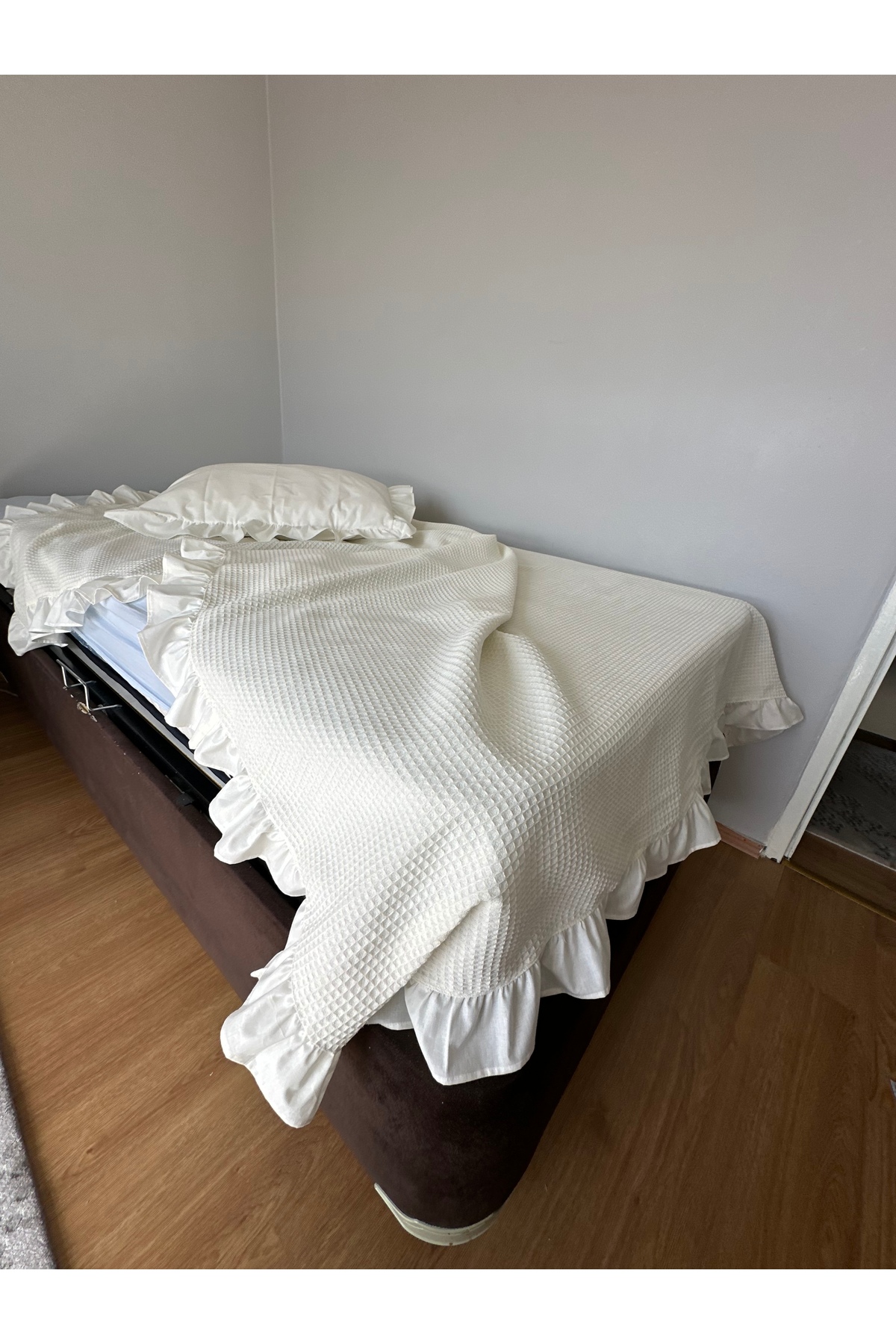 Blue Atelier Krem Fırfırlı Pike Tek Kişilik 3