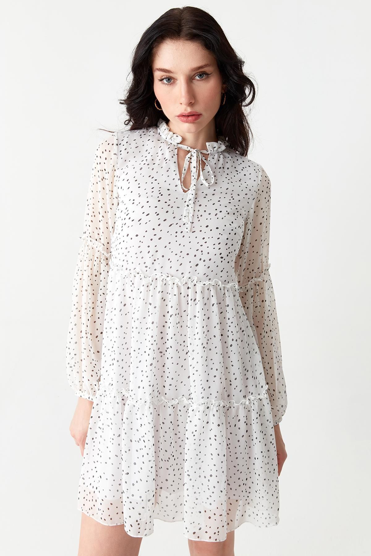 Select Moda-Rochie albă din șifon cu buline cu volane pentru femei 4