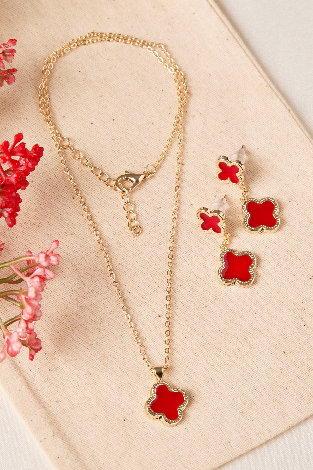 Elika Silver Kadın Yonca Model Kolye ve Küpe Set