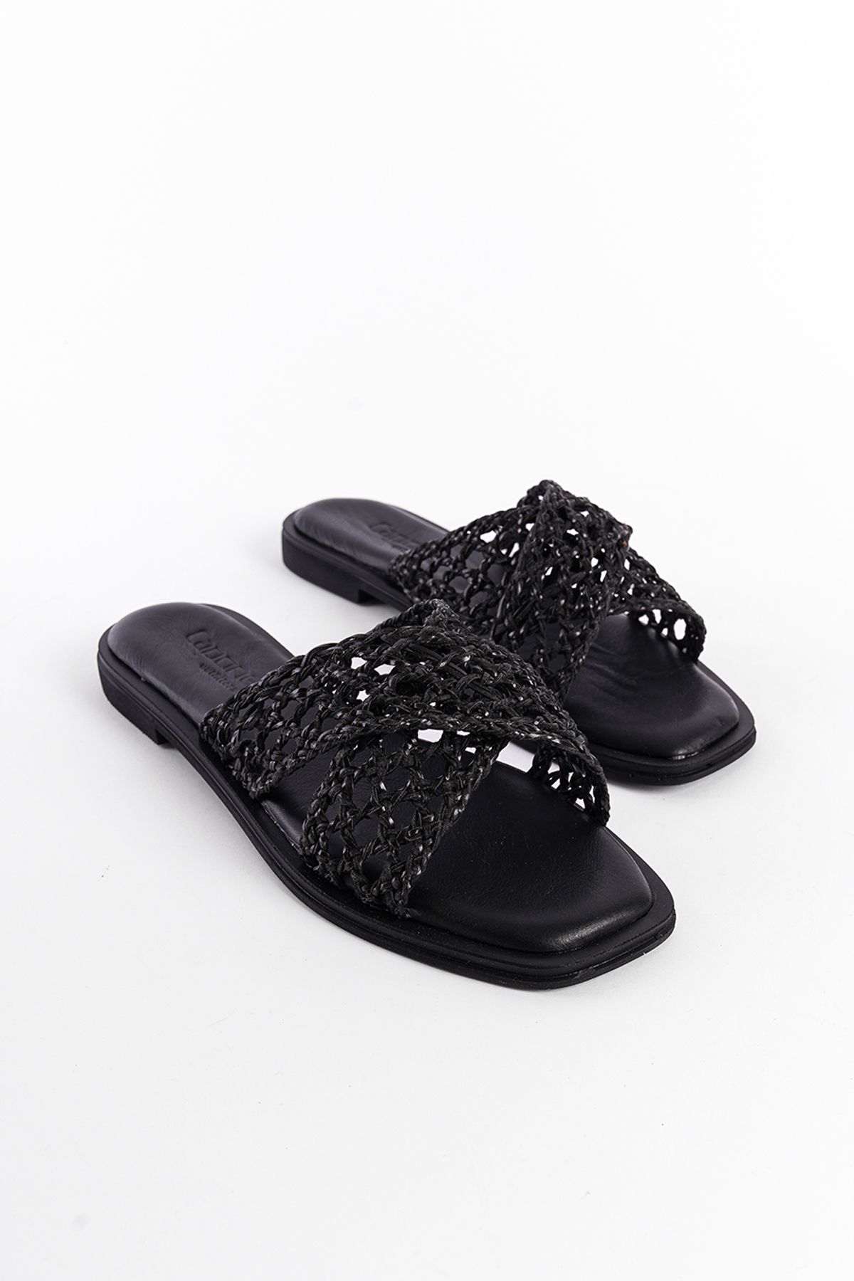 دمپایی مشکی زنانه حصیر چرمی واقعی Misis Crazy Flat Heels Dlippers Capone Outfitters