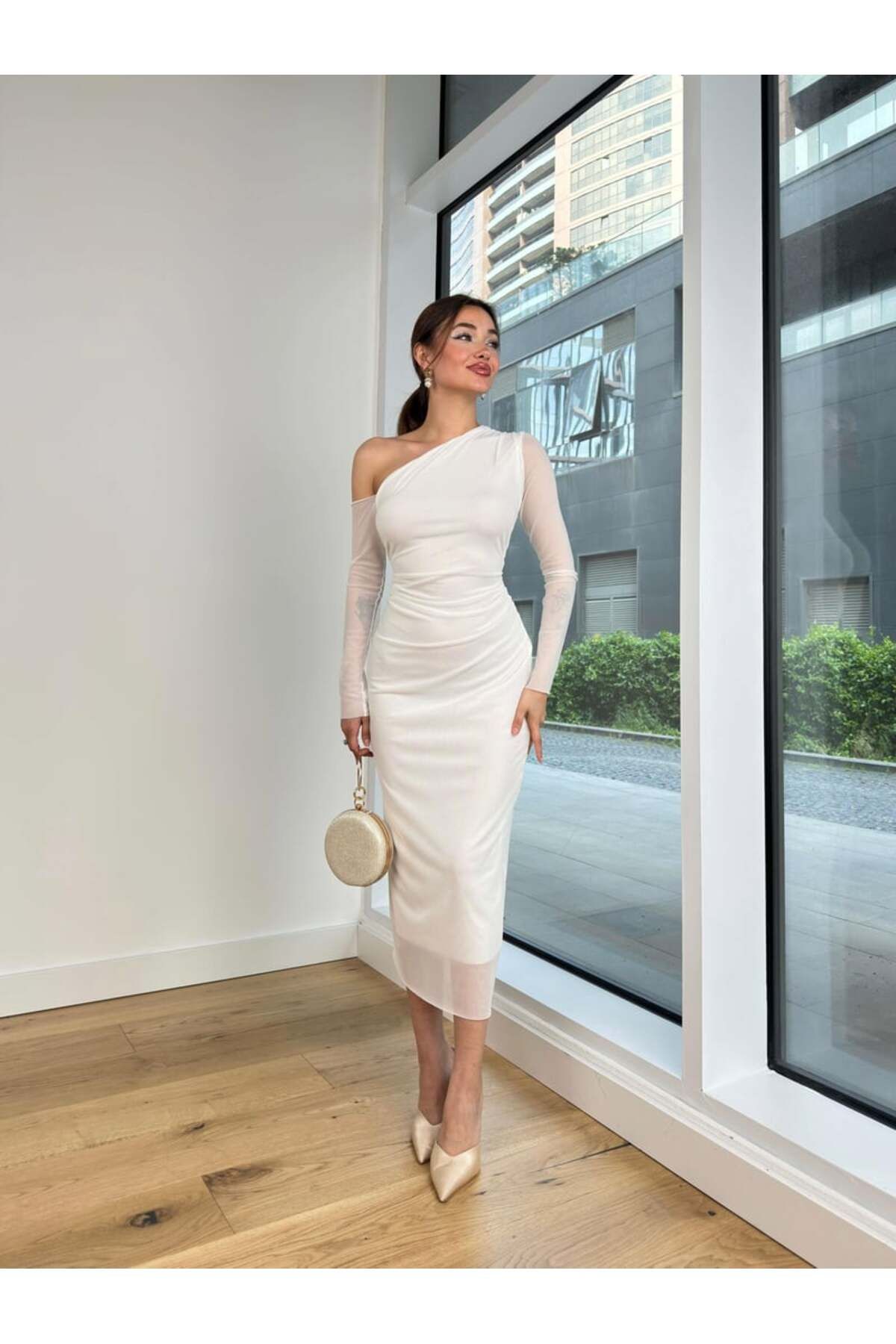robe asymétrique en tulle blanc longueur maxi à motifs