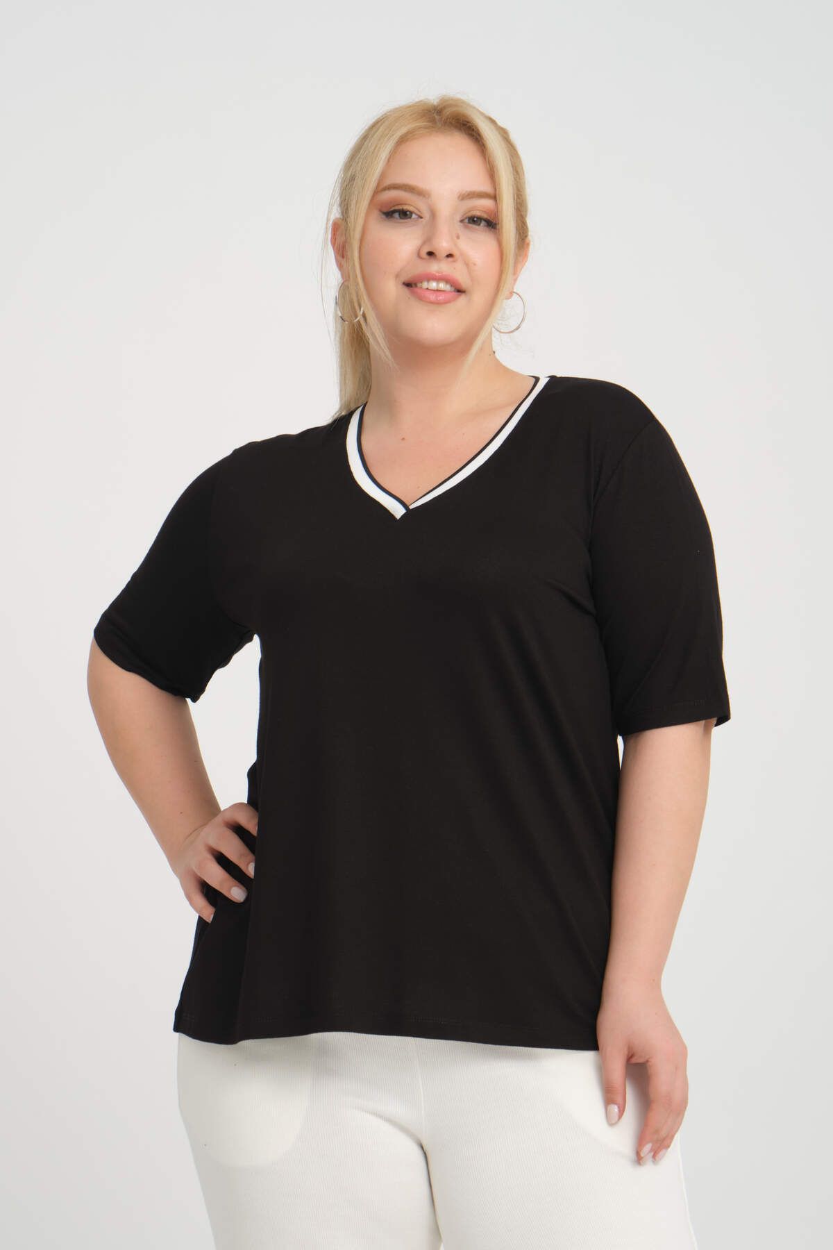 Nelly-Black Rib Detailed V-neck Short Sleeve Plus Size Women's Blouse 2