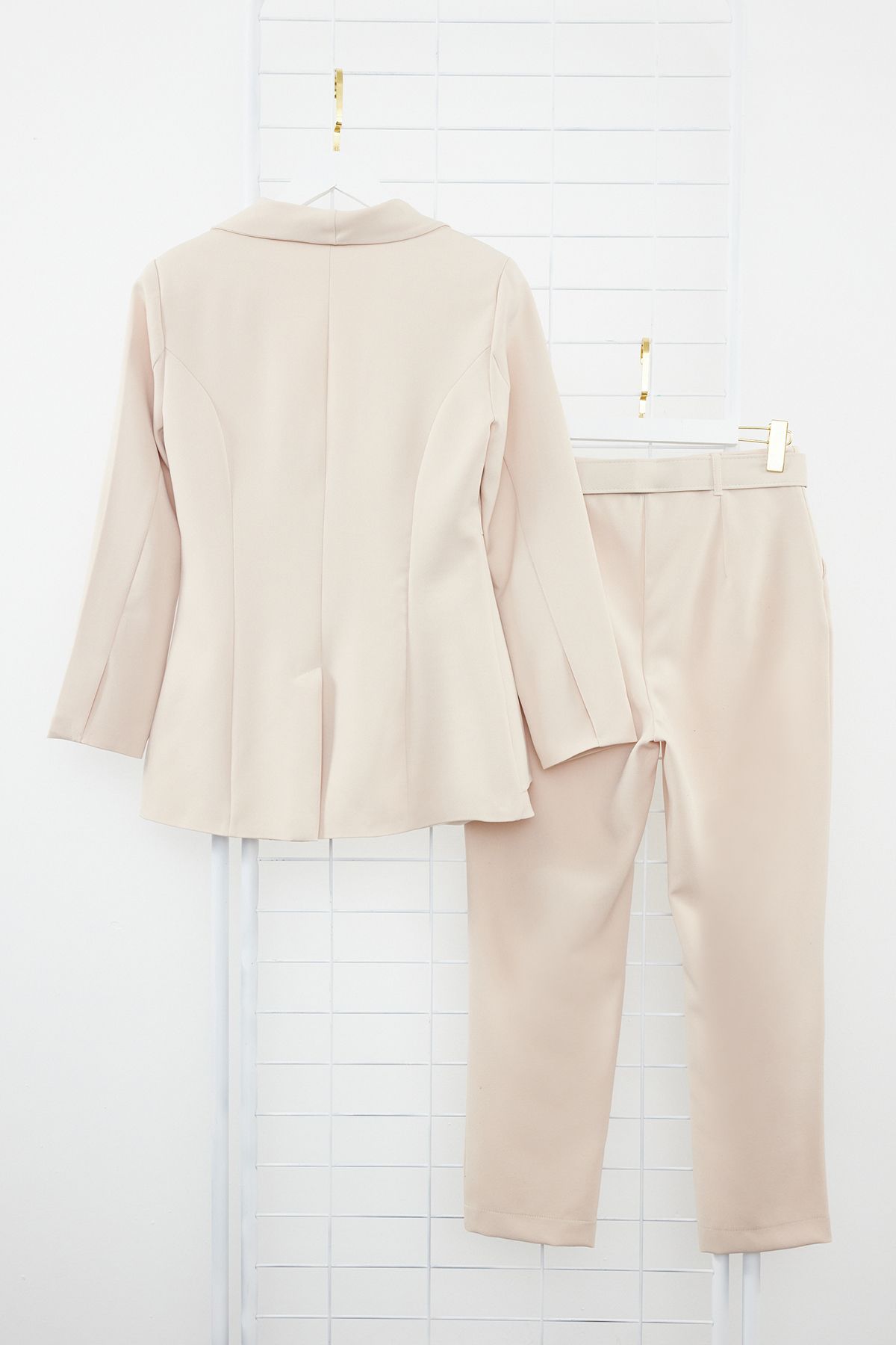 Trendyol Modest-Set aus Jacke, Hose und Oberteil mit gewölbtem Kreppfutter in Stein TCTSS24US00010 8