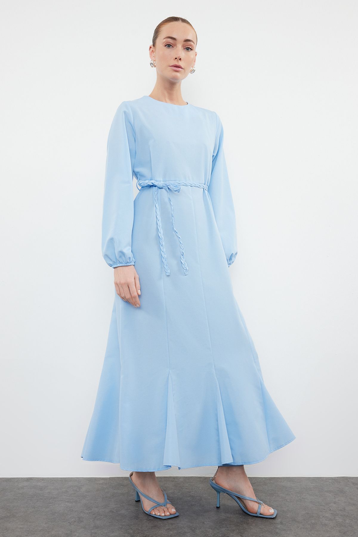 Trendyol Modest Tkana Bawełniana Niebieska Sukienka Z Paskiem - Kobieta - 34