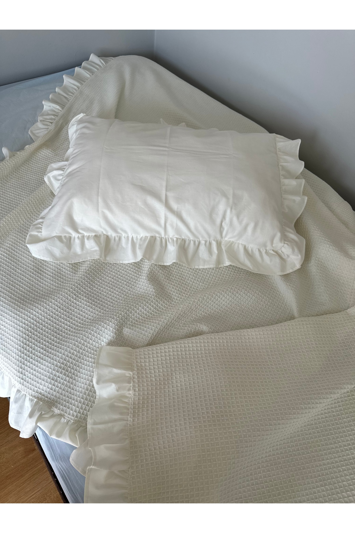 Blue Atelier Krem Fırfırlı Pike Tek Kişilik 2