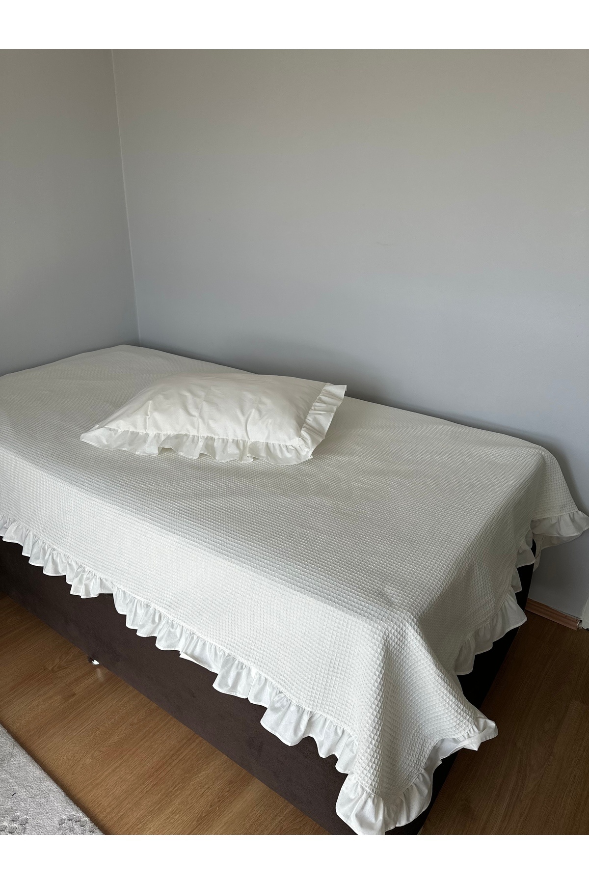 Blue Atelier Krem Fırfırlı Pike Tek Kişilik 4
