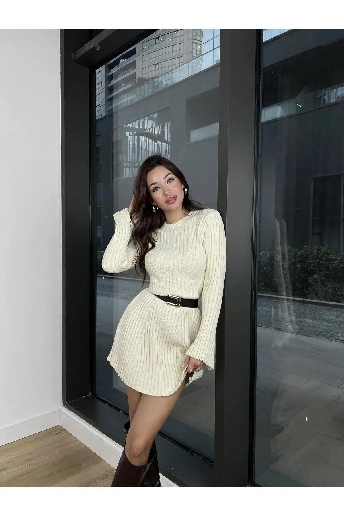 https://cdn.dsmcdn.com/ty1351/product/media/images/prod/QC/20240606/01/d4e25486-8e8f-3a3b-b538-d185e2f7303a/1_org_zoom.jpg