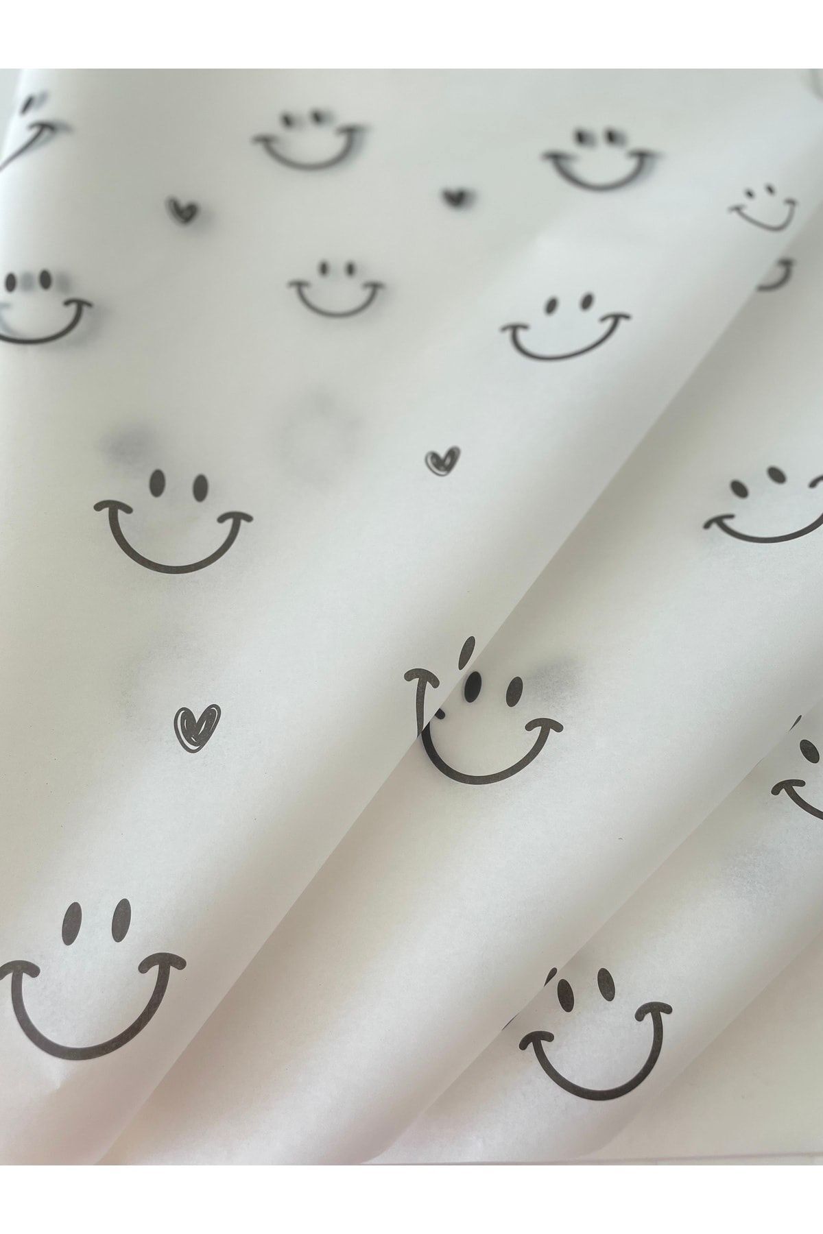 eylülün etiket fabrikası Smile / Gülümseme ve Kalp Desenli Beyaz Pelur Kağıdı / Paketleme Kağıdı - 10 Adet / 50x70 cm.
