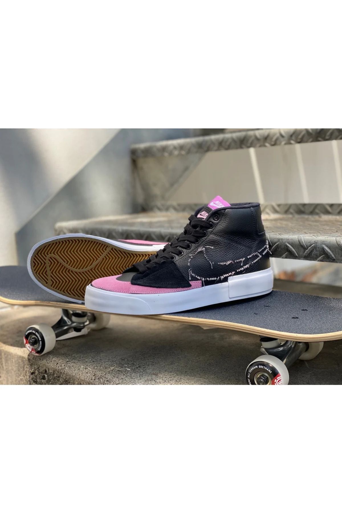 اسنیکر طلایی مردانه SB Zoom Blazer Mid Edge کفش Nike