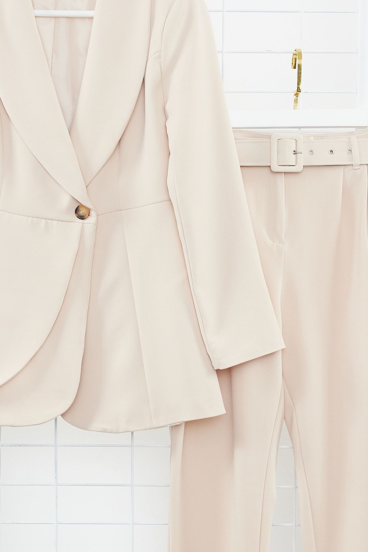 Trendyol Modest-Set aus Jacke, Hose und Oberteil mit gewölbtem Kreppfutter in Stein TCTSS24US00010 7