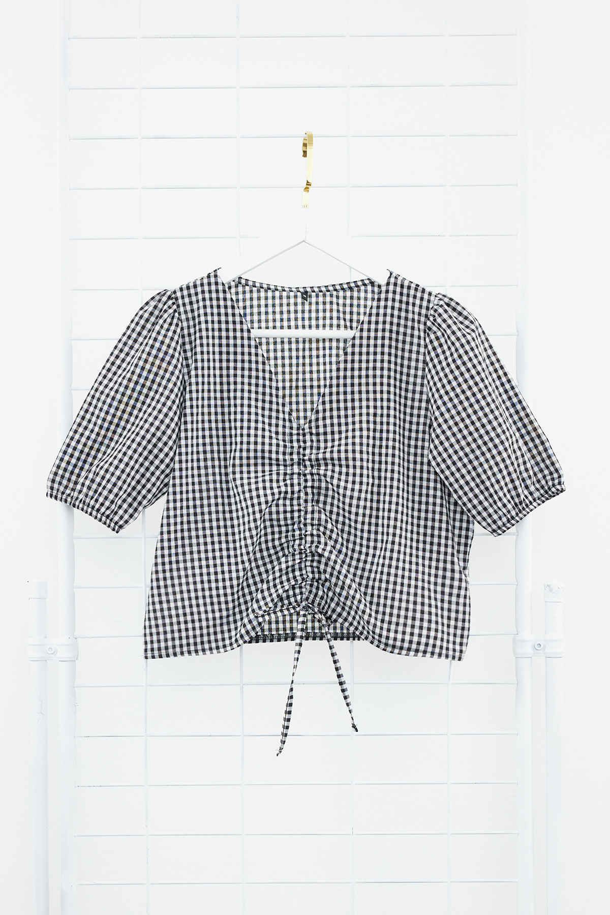 Trendyolmilla  Siyah Büzgülü Pötikare Crop Dokuma Bluz TWOSS24BZ00643 - Görsel 6