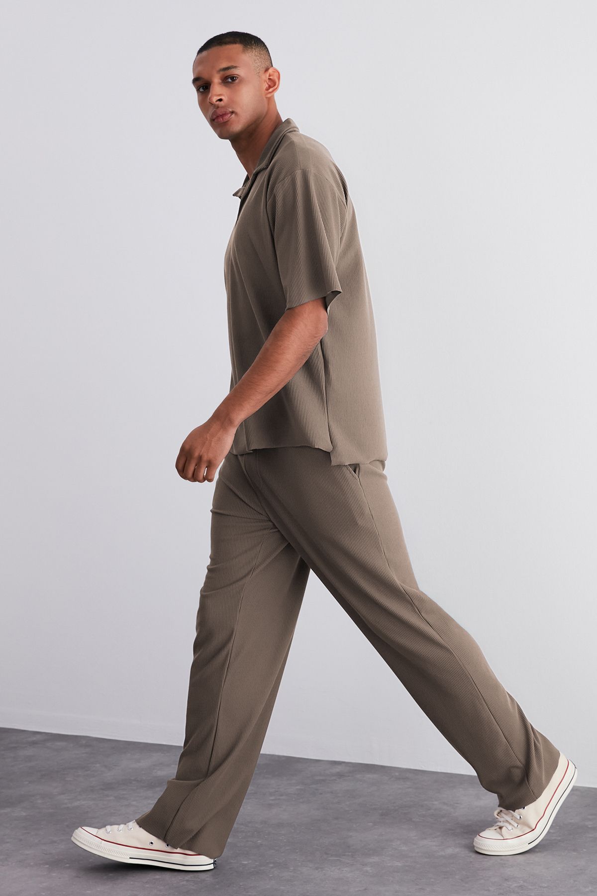 complete the look image