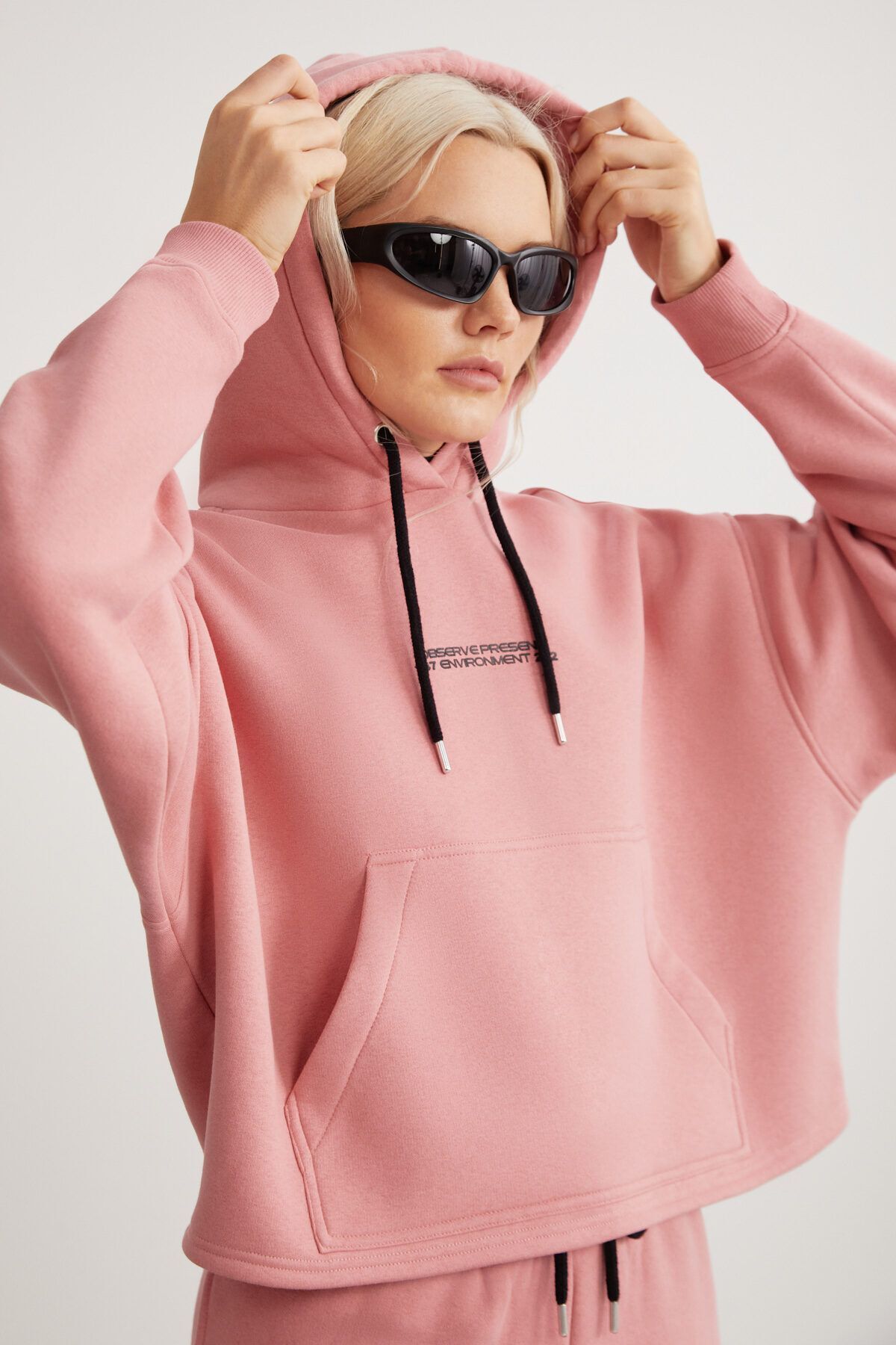 https://cdn.dsmcdn.com/ty1352/product/media/images/prod/QC/20240605/12/a7735a14-5e7b-3343-a59d-1da7ab8bdb3f/1_org_zoom.jpg