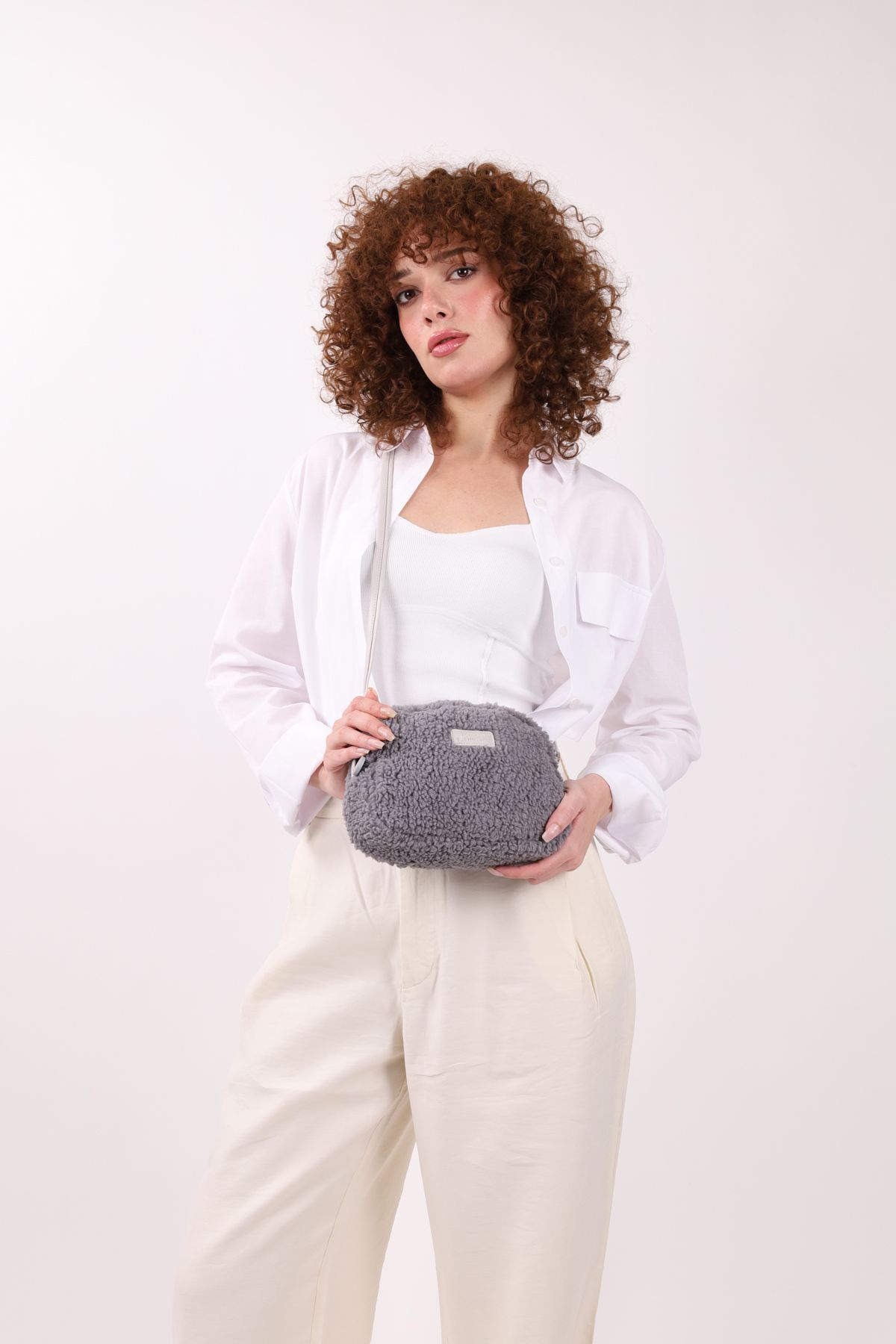 https://cdn.dsmcdn.com/ty1352/product/media/images/prod/QC/20240606/11/41a41d30-a751-3515-af92-b8a46294041d/1_org_zoom.jpg