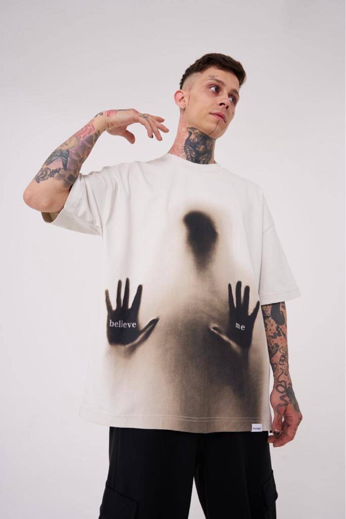 تیشرت مردانه به رنگ سبز روشن چاپ شده به نام Believe Me