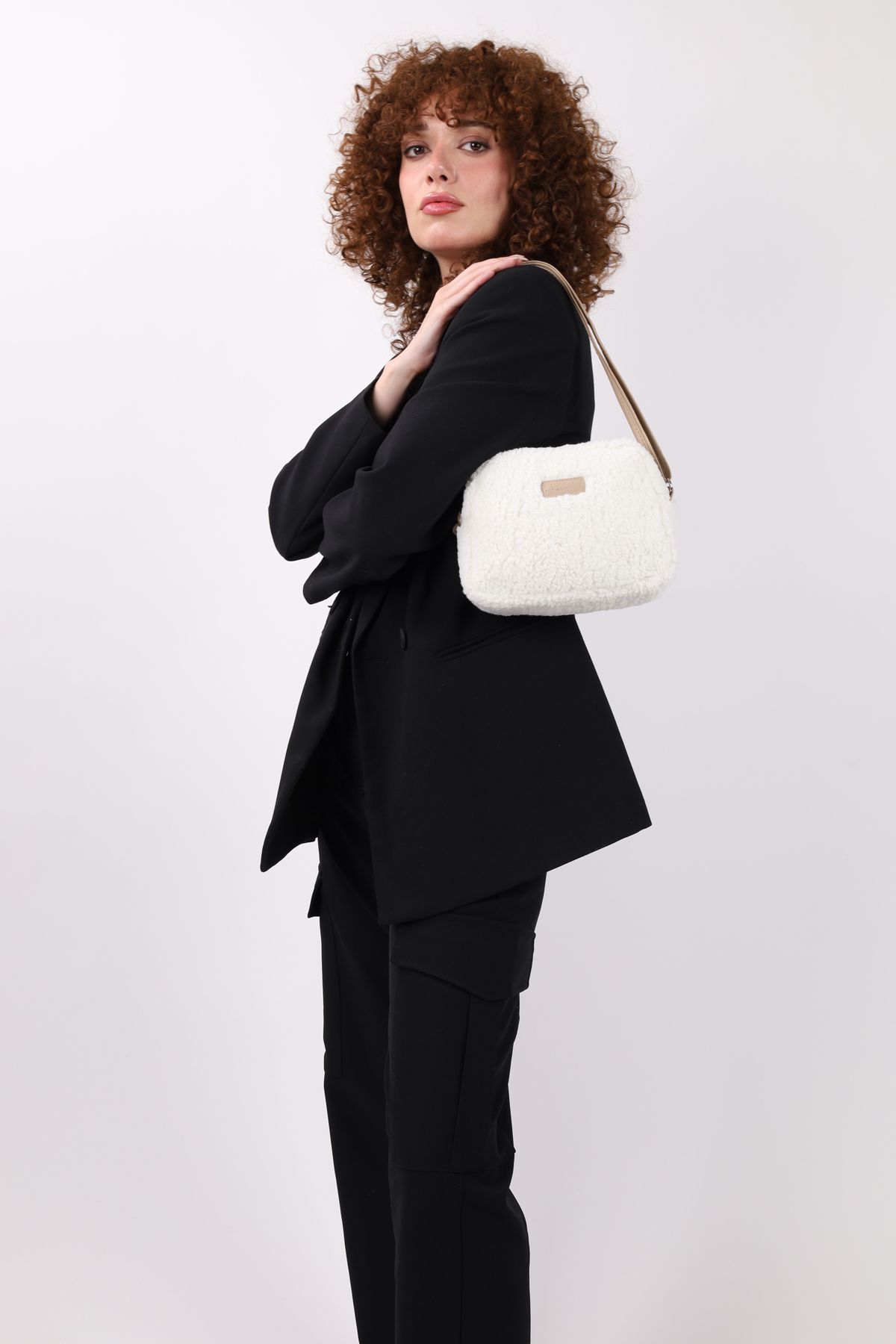 https://cdn.dsmcdn.com/ty1353/product/media/images/prod/QC/20240606/11/3c6c40b3-f7d9-3f2f-bed0-b31b51b51dfc/1_org_zoom.jpg