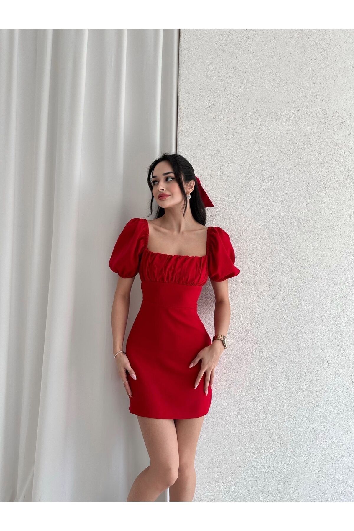 Rabia Çelik Sırt Dekolteli Kırmızı Mini Elbise - Fiyatı, Yorumları