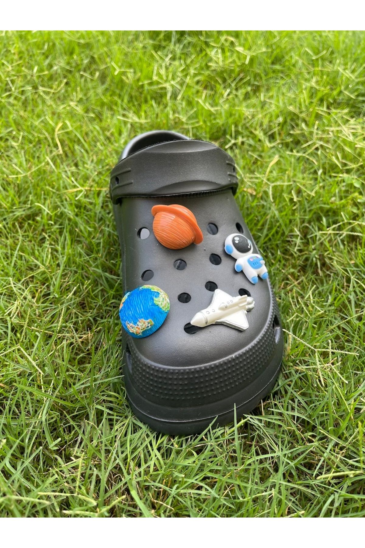 هدیه مفهومی هواپیمای زینتی سه بعدی دمپایی تزئین جت کروس جذابیت جیبیتز Crocs