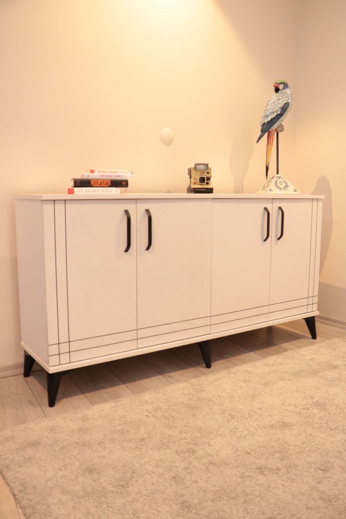 KLT Modüler Konsol Tv Ünite Beyaz Gövde Beyaz Kapak Dekoratif Çizgiler Salon Konsol 160 Cm