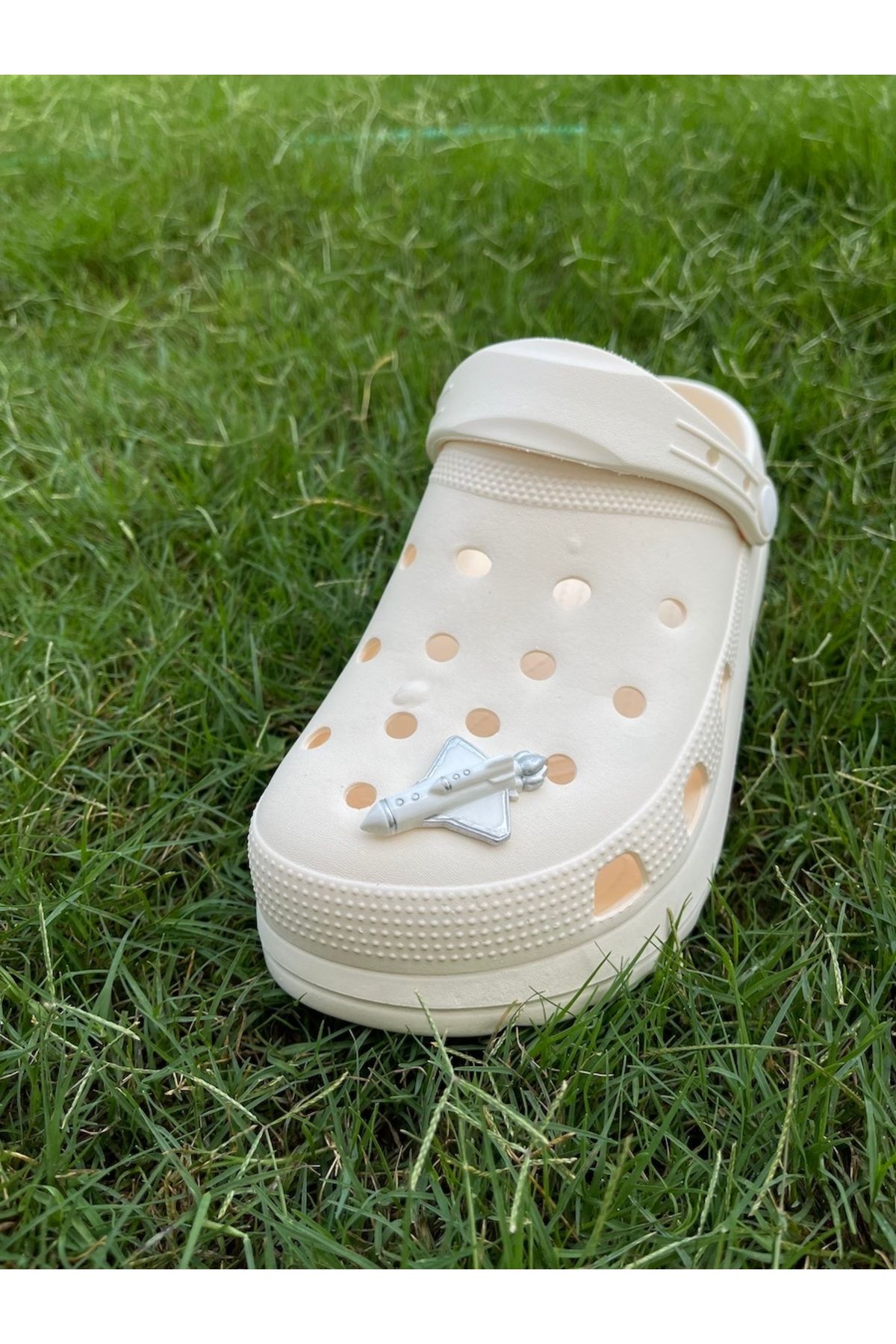 هدیه مفهومی هواپیمای زینتی سه بعدی دمپایی تزئین جت کروس جذابیت جیبیتز Crocs