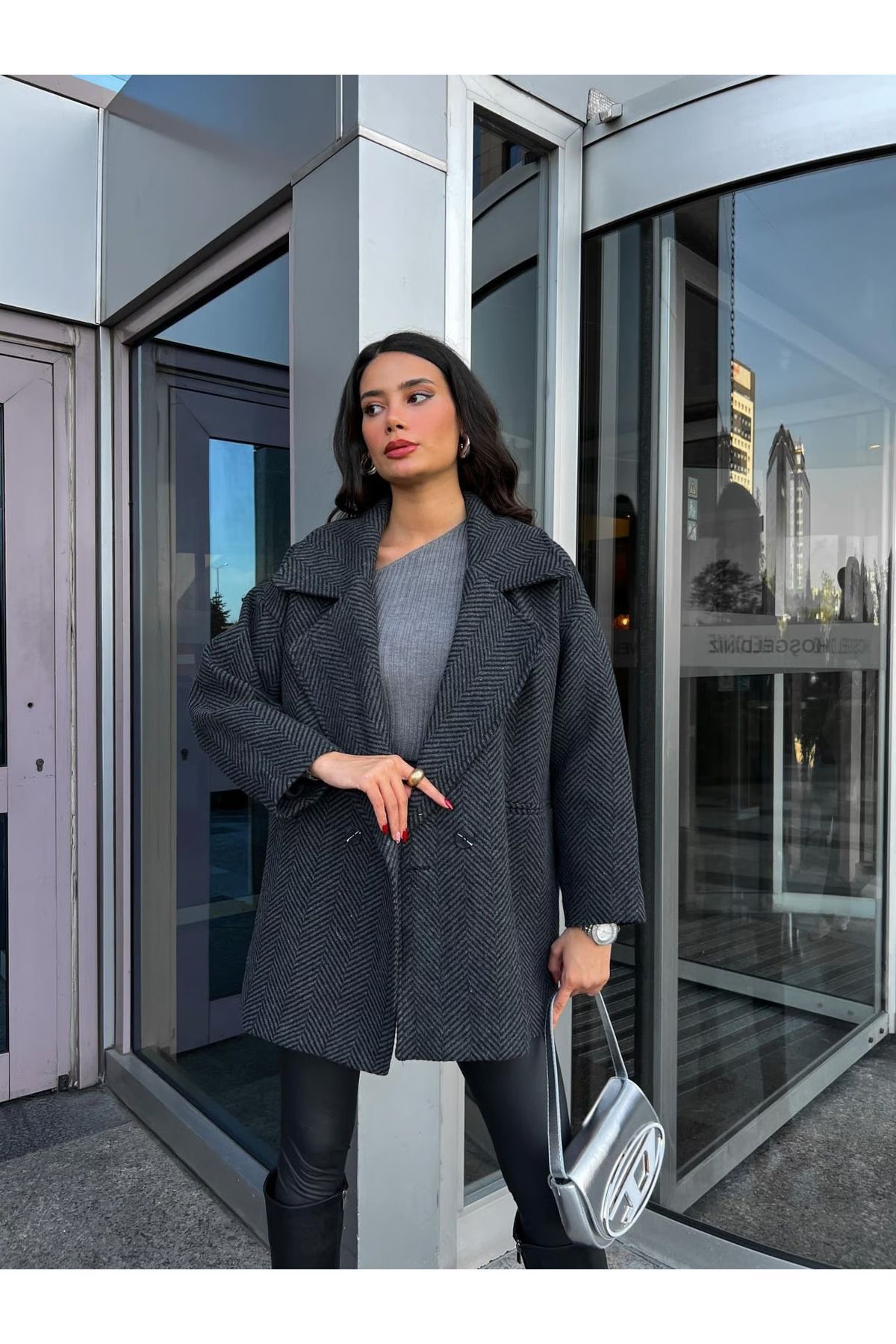 Genel Markalar Kadın Antrasit Premium Kumaş Balık Sırtı Astarlı Kruvaze Yaka Kaban