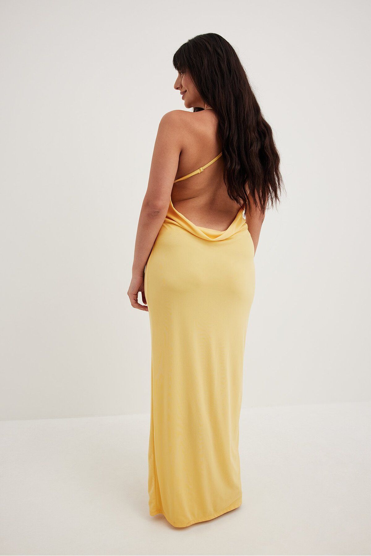 NA-KD-Mesh-Wasserfall-Maxikleid 3