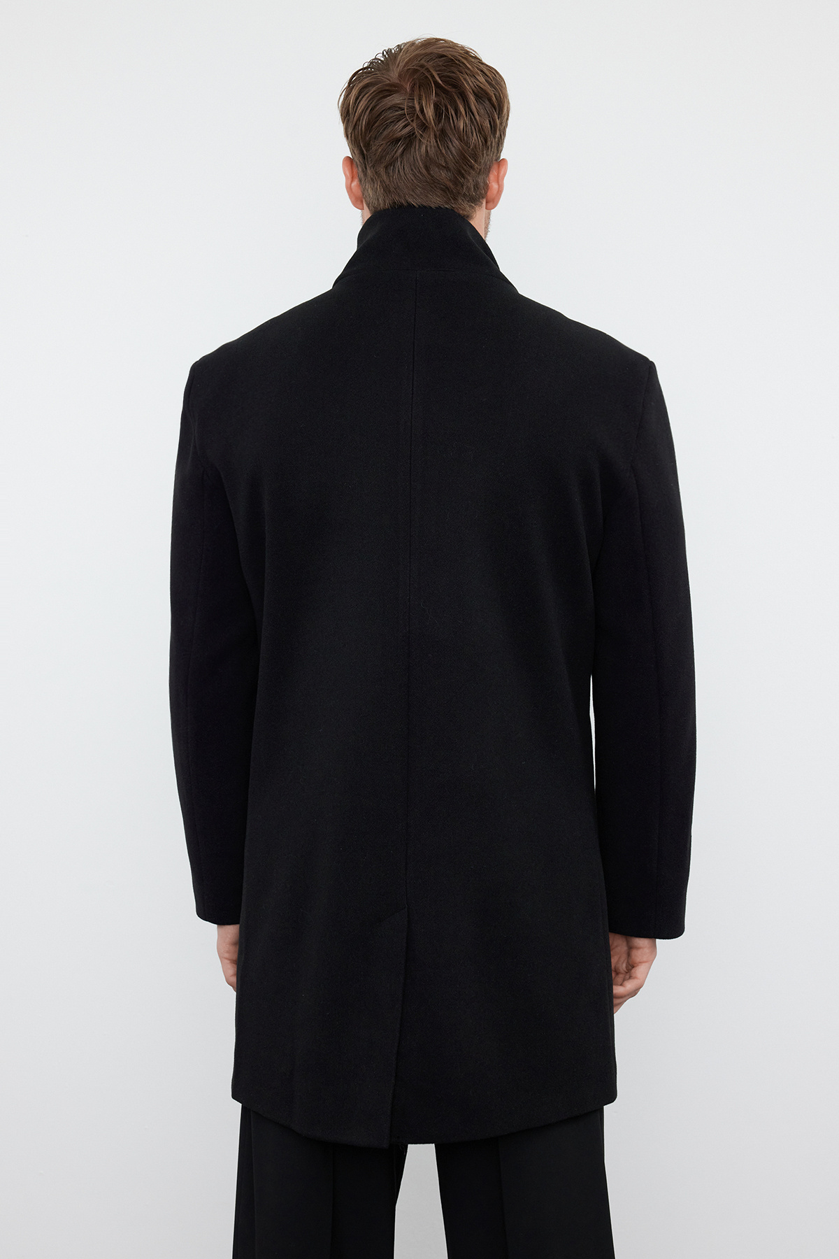 Trendyol Collection-Fekete Regular Fit téli bélyegzőkabát TMNAW25KB00007 5
